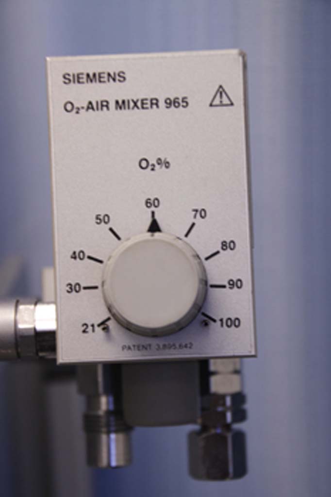 1990s Siemens Oxygen-Air Blender