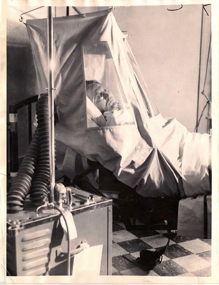 1934 Oxygen Tent