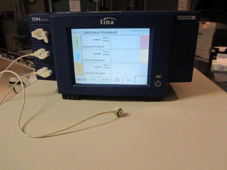 2000 Radiometer Tina 4 Transcutaneous Monitor