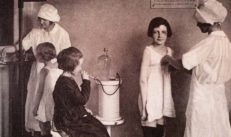 1920s Pulmonary Screenings at School