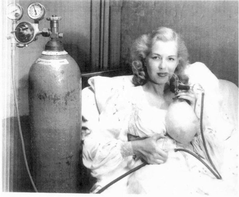 1940s Glass Nebulizer